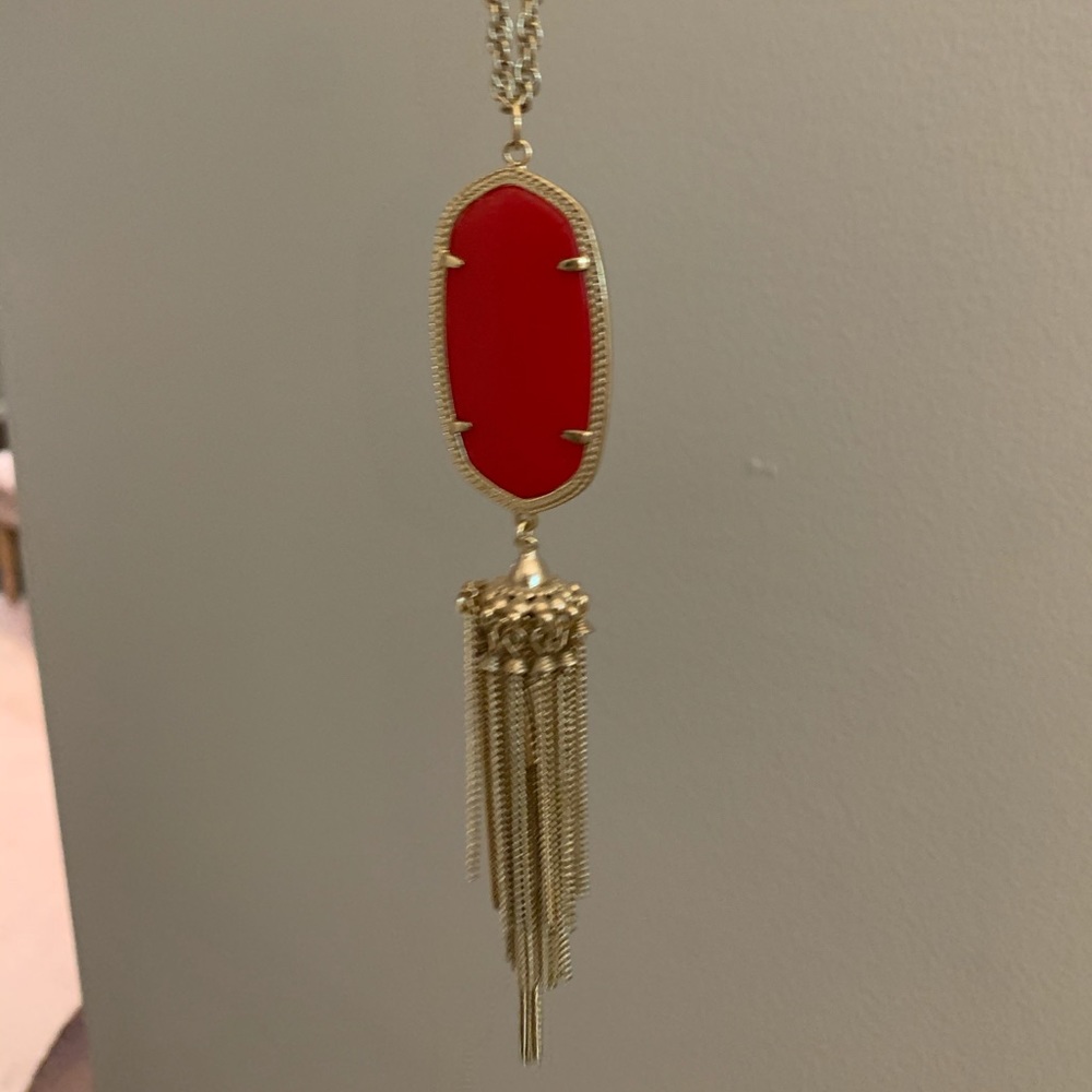 Kendra Scott necklace